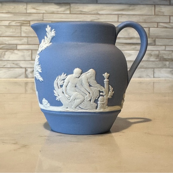 Wedgwood Blue Jasperware Creamer Pitcher Vintage 1956 - Picture 3 of 10